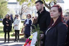 ЕКИПЪТ НА НБКМ ПОЛОЖИ ВЕНЕЦ ПРЕД ПАМЕТНИКА НА ПАИСИЙ ХИЛЕНДАРСКИ