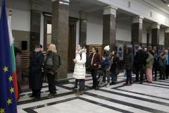НАЦИОНАЛНАТА БИБЛИОТЕКА ПОДАРИ ПОВЕЧЕ ОТ 3500 ЧИТАТЕЛСКИ КАРТИ ЗА КОЛЕДА