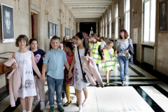 ВТОРОКЛАСНИЦИ НАУЧИХА ЩО Е ТО “ПЕПЕРУДА” В НАЦИОНАЛНАТА БИБЛИОТЕКА