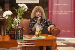 Клуб „Писмена“ представи романа „По релсите“ от  Невена Митрополитска