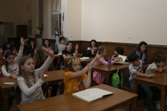 ТЕАТЪР ЗА ДЕЦА В БИБЛИОТЕКАТА