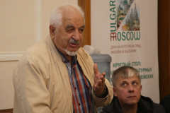ПОЕТЕСАТА ТАНЯ СИМЕОНОВА РИСУВА ЛЮБОВ
