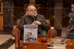 Веселин Праматаров гостува на „Писмена“ с графичната новела „На конци. 1968. Една действителна история“