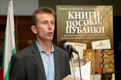 ОПАШКА ОТ БЪДЕЩИ ЧИТАТЕЛИ В ДЕНЯ НА ОТВОРЕНИТЕ ВРАТИ В НАЦИОНАЛНАТА БИБЛИОТЕКА