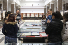 УЧЕНИЦИ ОТ КРЕСНА РАЗГЛЕДАХА ИЗЛОЖБАТА “140 Г. КРЕСНЕНСКО-РАЗЛОЖКО ВЪСТАНИЕ”