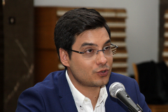 В ГЛАВНАТА РОЛЯ – СВЕТОСЛАВ ИВАНОВ