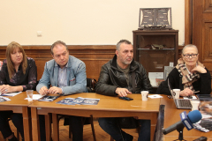 ЦВЕТАНА МАНЕВА И ХРИСТО МУТАФЧИЕВ ДИСКУТИРАТ “ТЕАТЪРЪТ В УЧИЛИЩЕ” В БИБЛИОТЕКАТА