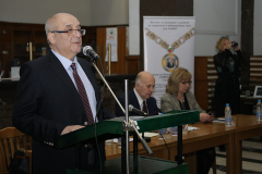 МАЯ МАНОЛОВА И МИТРОПОЛИТ НИКОЛАЙ С НАГРАДИ ЗА ЛИДЕРСТВО
