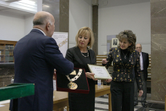 МАЯ МАНОЛОВА И МИТРОПОЛИТ НИКОЛАЙ С НАГРАДИ ЗА ЛИДЕРСТВО