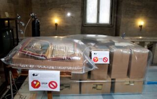 Първа тематична пресконференция на новия директор на Националната Библиотека доц. д-р Красимира Александрова демонстрация пред публика на „Аноксия“ най-модерният метод за спасяване на застрашени и заразени книги