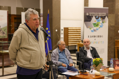 Етнокафене: Емил Басат представи  новата  си книга с анкети „Радостите и тегобите на българската бохемистика“
