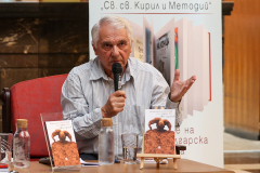 Иван  Кулеков представи новата си книга „Имаме земя, имаме вода и си правим кал“