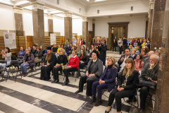 Празнично настроение със сборника „Перли в короната“, издание на Националната библиотека