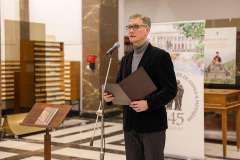 Празнично настроение със сборника „Перли в короната“, издание на Националната библиотека