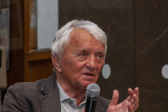 Клуб „Писмена“ посрещна Калин Донков и неговата книга „Никой на прага. Избрано“
