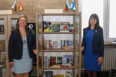 Финландия влезе през парадния вход на Националната библиотека с много книги в най-новия 43-ти литературен кът на страната