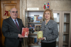 Кът на Армения в Националната библиотека