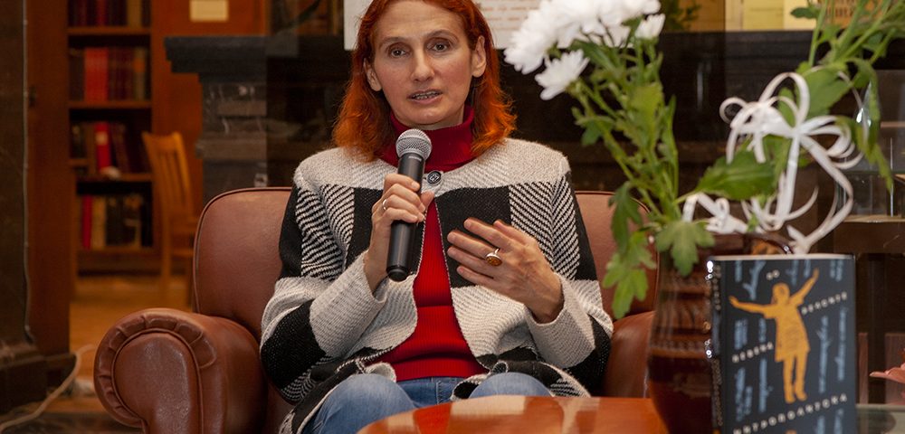 Клуб „Писмена“ представи романа „По релсите“ от Невена Митрополитска