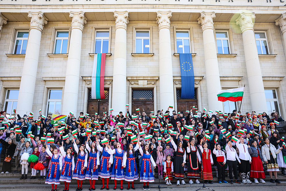 Пред Националната библиотека „Св. св. Кирил и Методий“ за 11-а поредна година се проведе кампанията „АЗ СЪМ БЪЛГАРЧЕ“