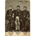 Снимката е от фонда на Националната библиотека „Св. св. Кирил и Методий“ и изобразява Васил Левски заедно с брат си Христо Иванов Кунчев и Христо Иванов - Големия в Белград през 18168 г.