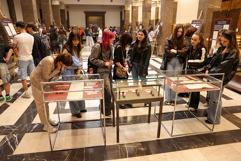 Само за седмица над 700 посетители вече разгледаха изложбата „За свободата на един народ“, посветена на 150-годишнината от Априлското въстание