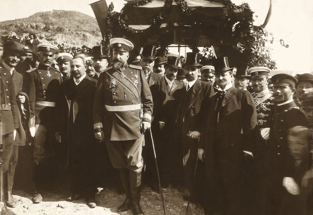 На 22 септември 1908 г. във Велико Търново княз Фердинанд I и правителството на Александър Малинов провъзгласяват с Манифест независимостта на Княжество България